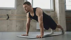 Jeśli w swoim wieku potrafisz zrobić tyle pompek, jesteś w dobrej formie.