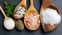 Co zrobić, gdy potrawa jest za słona: te triki pomogą uratować danie