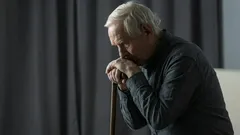 Czego ludzie żałują na starość: psycholog wskazuje trzy życiowe błędy