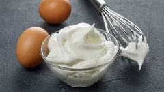 Jak ubić białka jaj: instrukcja krok po kroku i kilka wskazówek